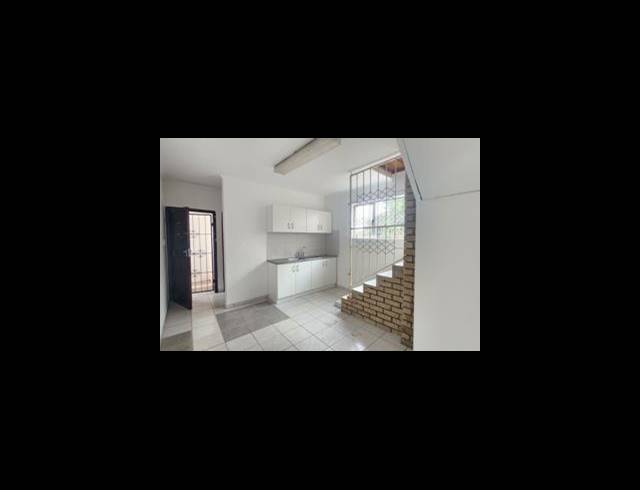 1 BEDROOM HOUSE TO LET IN RESERVOIR HILLS